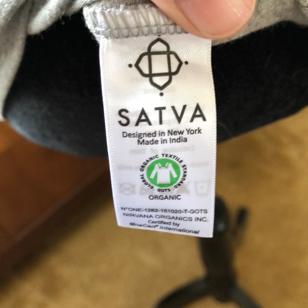 Satva workout tshirt - Picture 4 of 4